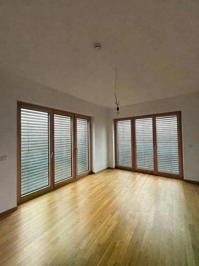 Pronájem bytu 3+1 145 m², Krachtstr., Berlin, Berlín Pronájem bytu 3+1 145 m², Krachtstr., Berlin, Berlín