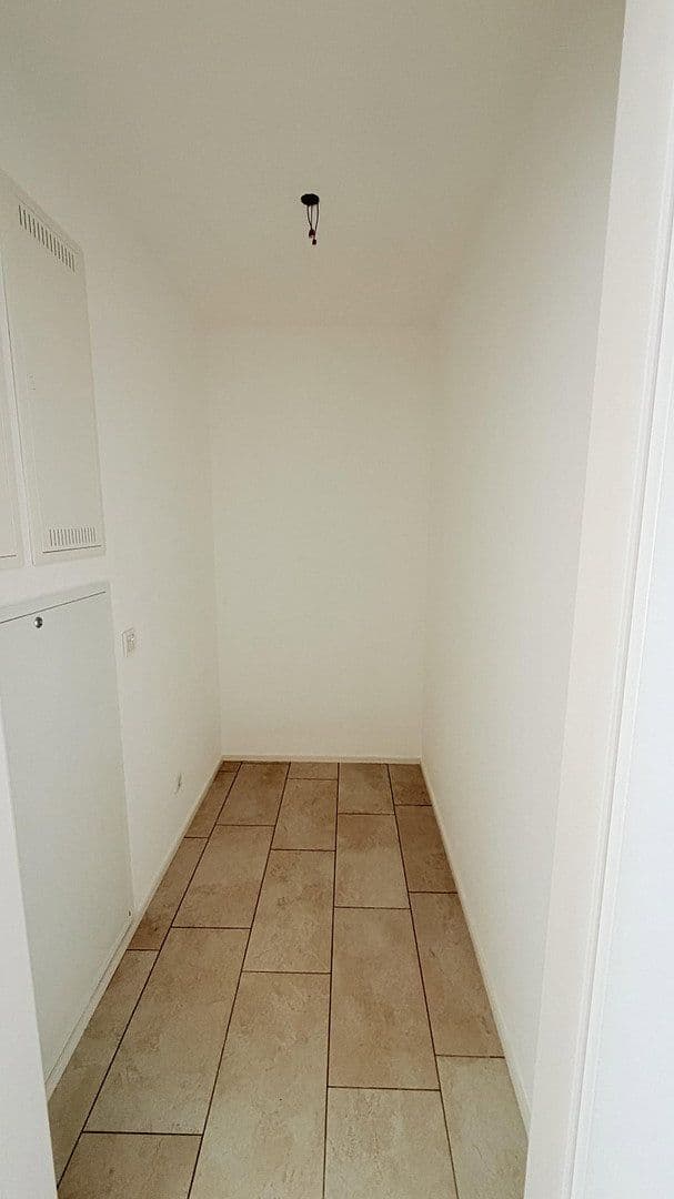 Pronájem bytu 2+1 53 m², Berchtersgadener Straße 13, Burghausen, Bavorsko Pronájem bytu 2+1 53 m², Berchtersgadener Straße 13, Burghausen, Bavorsko
