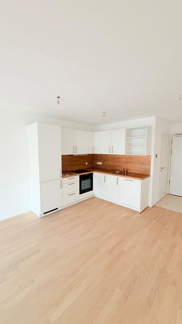 Pronájem bytu 2+1 53 m², Berchtersgadener Straße 13, Burghausen, Bavorsko Pronájem bytu 2+1 53 m², Berchtersgadener Straße 13, Burghausen, Bavorsko
