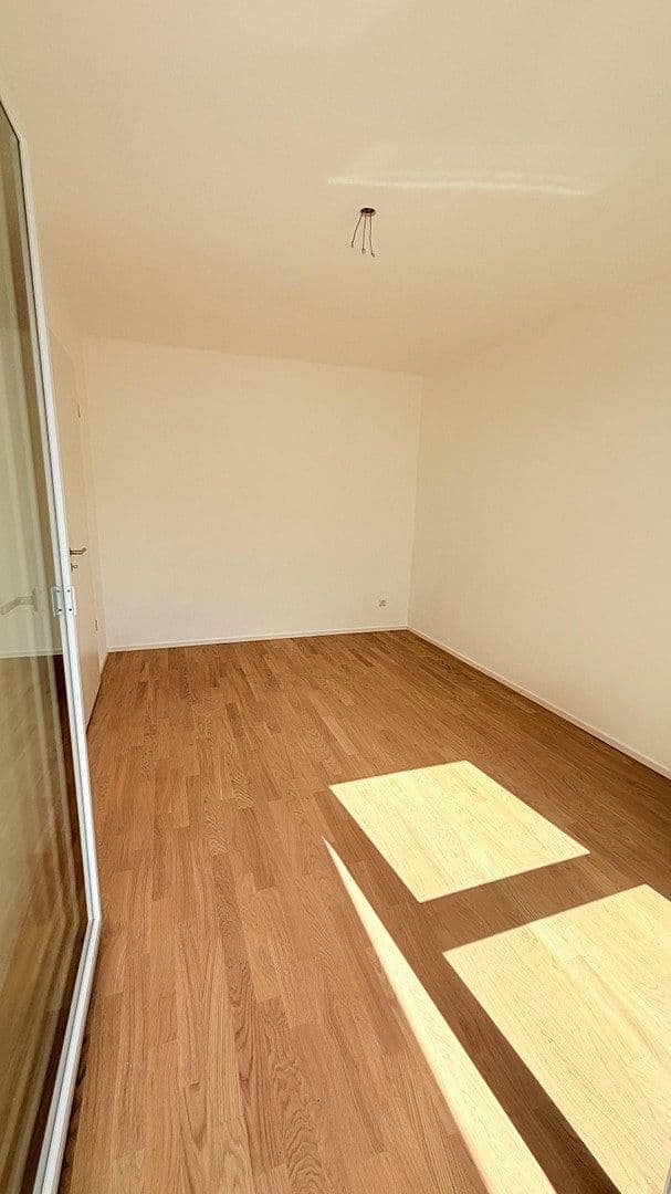Pronájem bytu 2+1 53 m², Berchtersgadener Straße 13, Burghausen, Bavorsko Pronájem bytu 2+1 53 m², Berchtersgadener Straße 13, Burghausen, Bavorsko