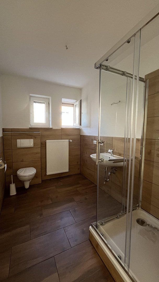 Prodej domu 245 m², pozemek 550 m², Auweg 1, Eggenfelden, Bavorsko Prodej domu 245 m², pozemek 550 m², Auweg 1, Eggenfelden, Bavorsko