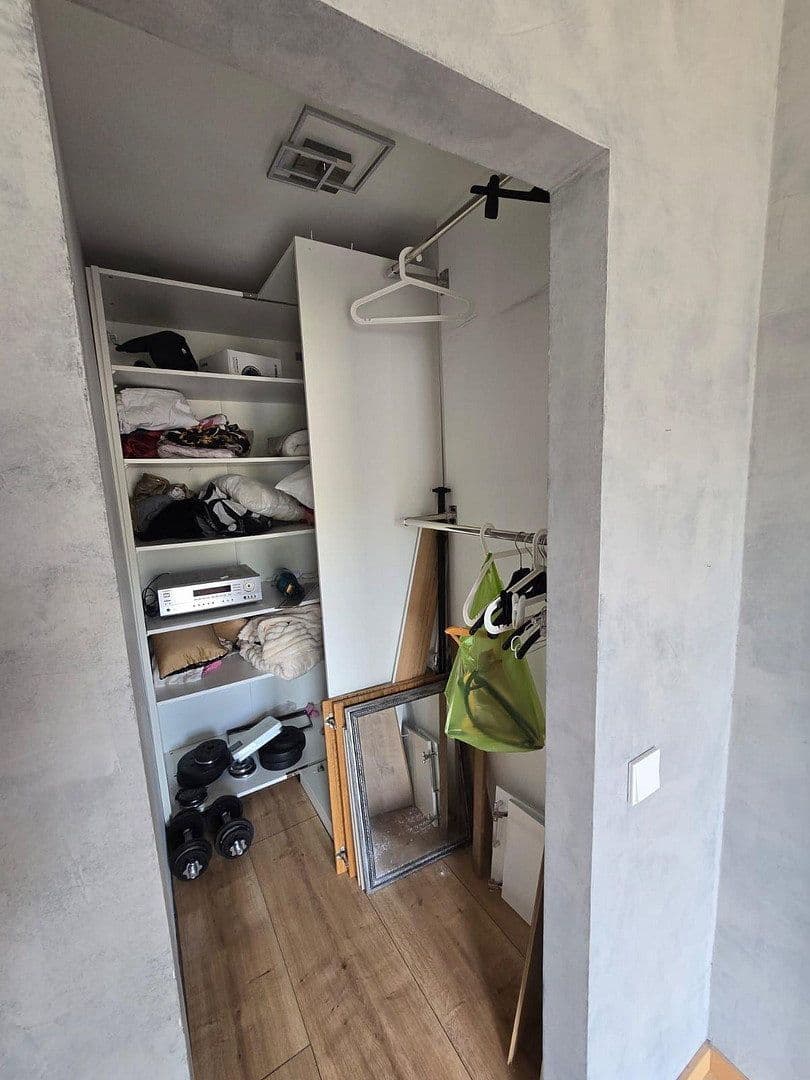Pronájem bytu 3+1 93 m², Josef-Neuberger-Straße 26, Düsseldorf, Severní Porýní-Vestfálsko Pronájem bytu 3+1 93 m², Josef-Neuberger-Straße 26, Düsseldorf, Severní Porýní-Vestfálsko