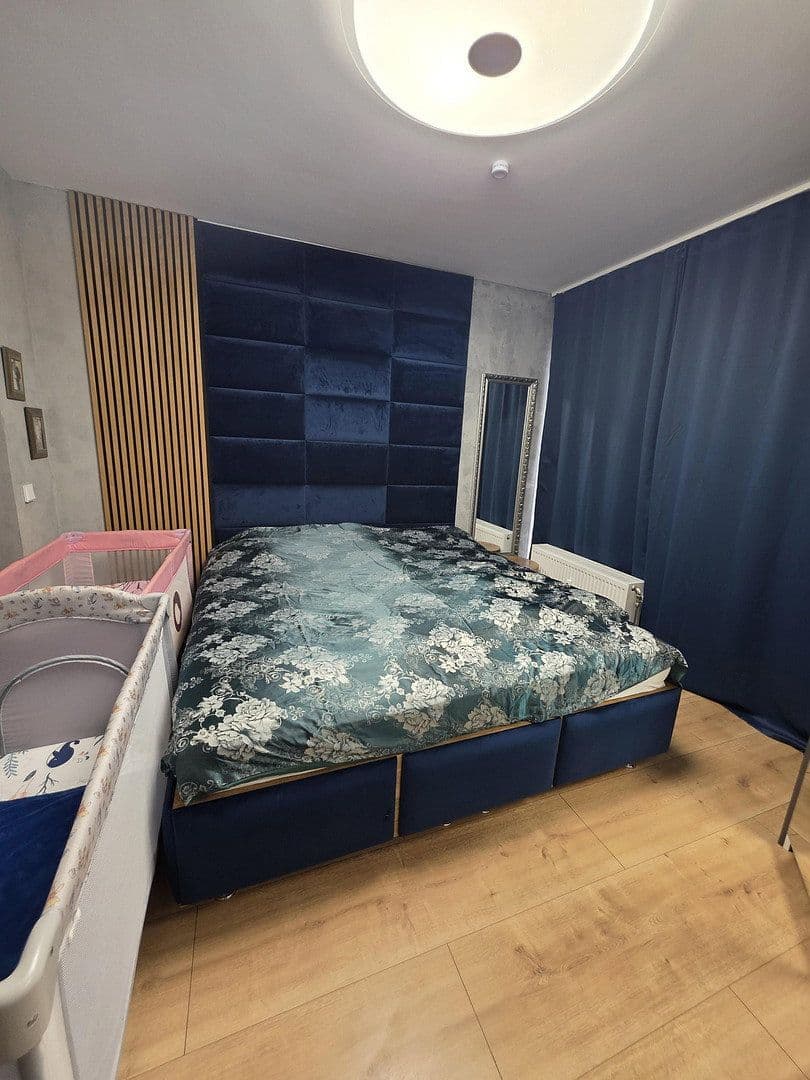 Pronájem bytu 3+1 93 m², Josef-Neuberger-Straße 26, Düsseldorf, Severní Porýní-Vestfálsko Pronájem bytu 3+1 93 m², Josef-Neuberger-Straße 26, Düsseldorf, Severní Porýní-Vestfálsko