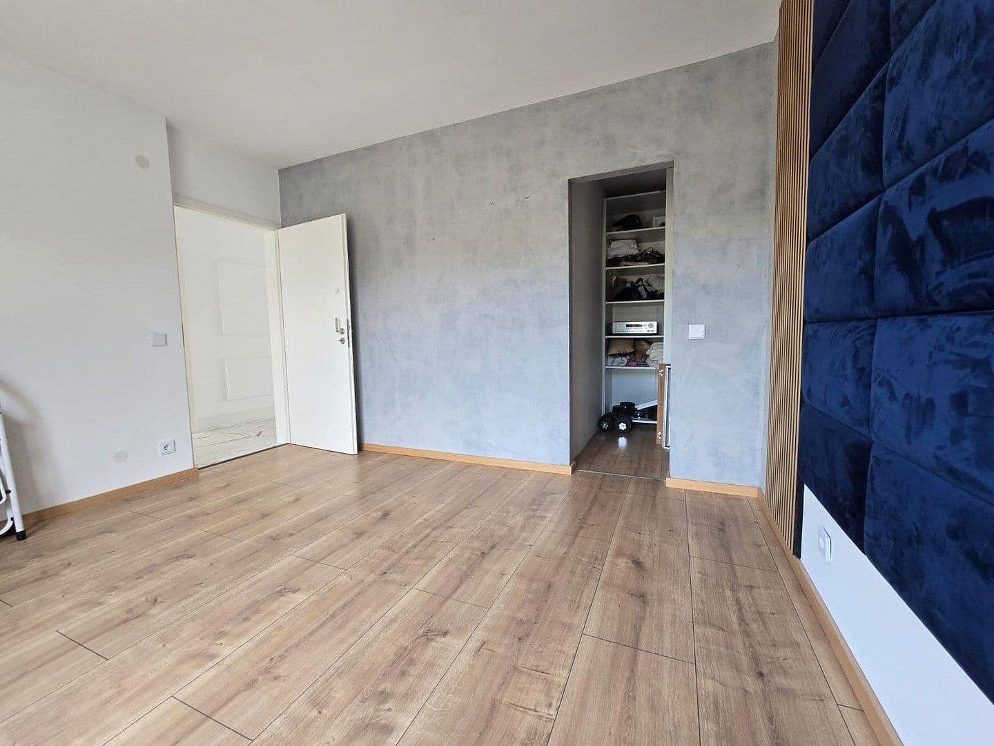 Pronájem bytu 3+1 93 m², Josef-Neuberger-Straße 26, Düsseldorf, Severní Porýní-Vestfálsko Pronájem bytu 3+1 93 m², Josef-Neuberger-Straße 26, Düsseldorf, Severní Porýní-Vestfálsko