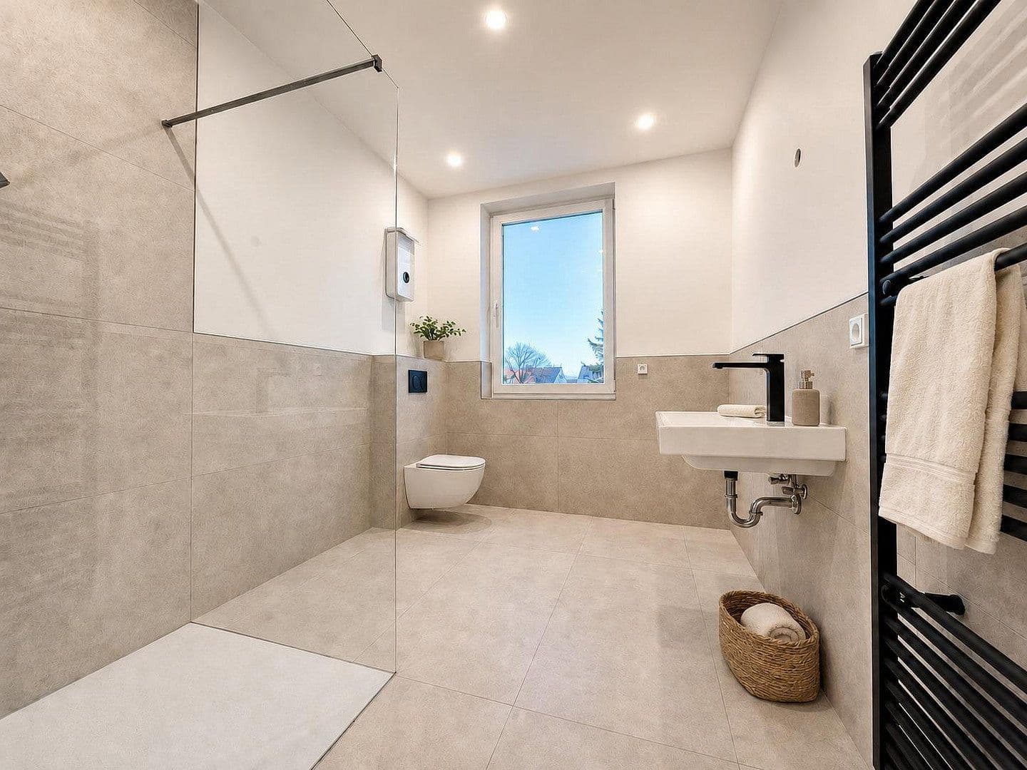 Prodej domu 453 m², pozemek 209 m², Wiesenstraße 76, Siegen, Severní Porýní-Vestfálsko Prodej domu 453 m², pozemek 209 m², Wiesenstraße 76, Siegen, Severní Porýní-Vestfálsko
