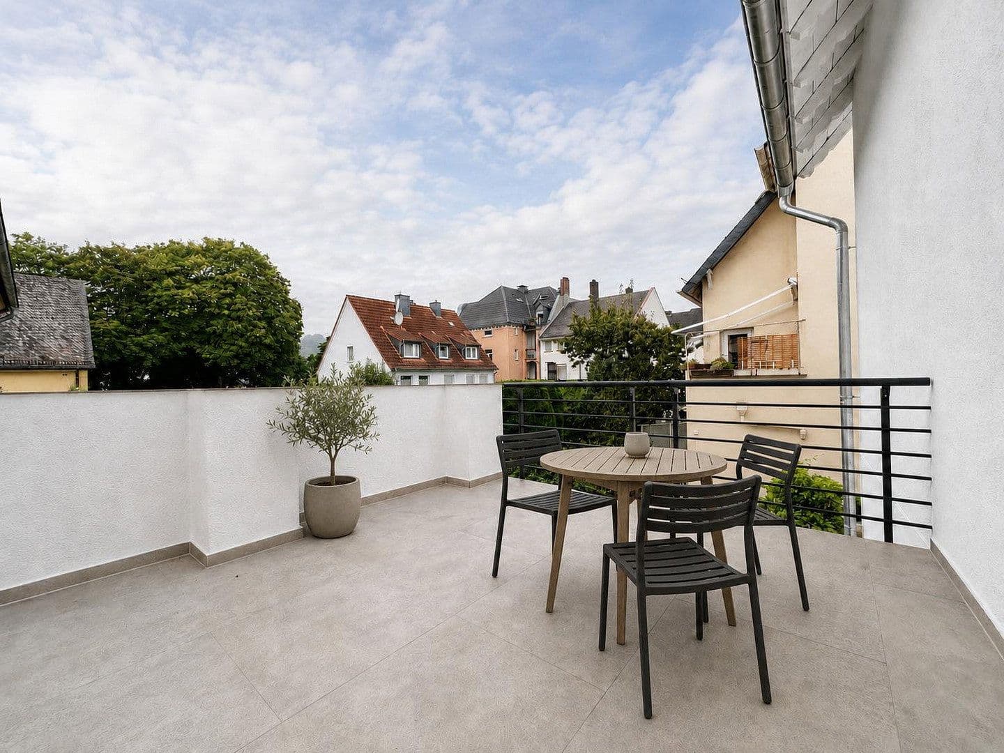 Prodej domu 453 m², pozemek 209 m², Wiesenstraße 76, Siegen, Severní Porýní-Vestfálsko Prodej domu 453 m², pozemek 209 m², Wiesenstraße 76, Siegen, Severní Porýní-Vestfálsko