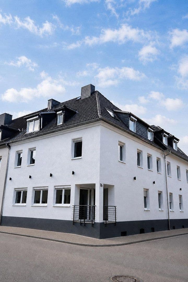 Prodej domu 453 m², pozemek 209 m², Wiesenstraße 76, Siegen, Severní Porýní-Vestfálsko Prodej domu 453 m², pozemek 209 m², Wiesenstraße 76, Siegen, Severní Porýní-Vestfálsko