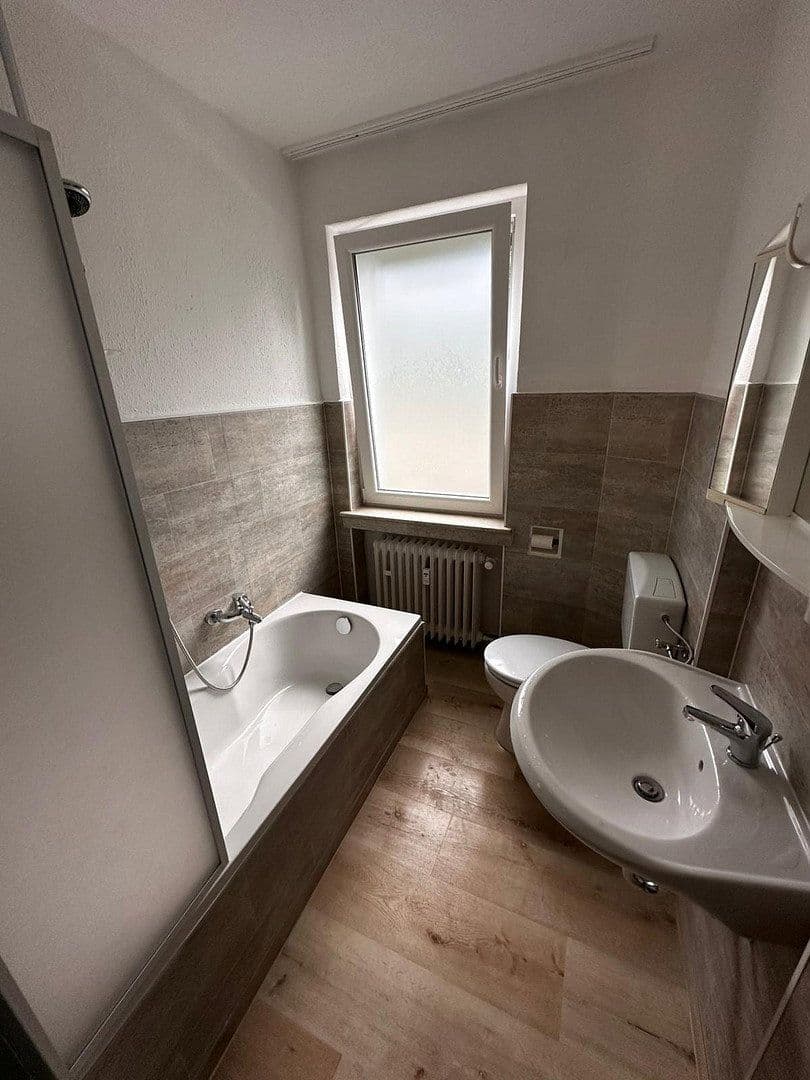 Prodej domu 1.477 m², pozemek 1.835 m², Rinteln, Dolní Sasko Prodej domu 1.477 m², pozemek 1.835 m², Rinteln, Dolní Sasko