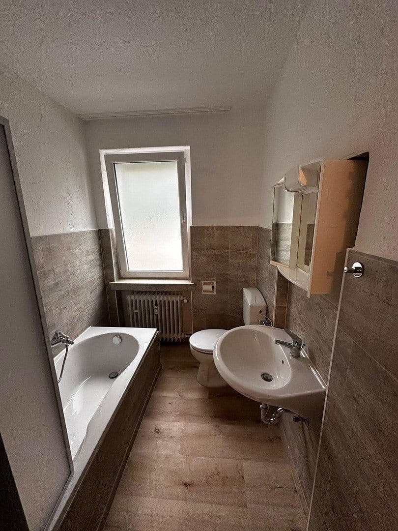 Prodej domu 1.477 m², pozemek 1.835 m², Rinteln, Dolní Sasko Prodej domu 1.477 m², pozemek 1.835 m², Rinteln, Dolní Sasko