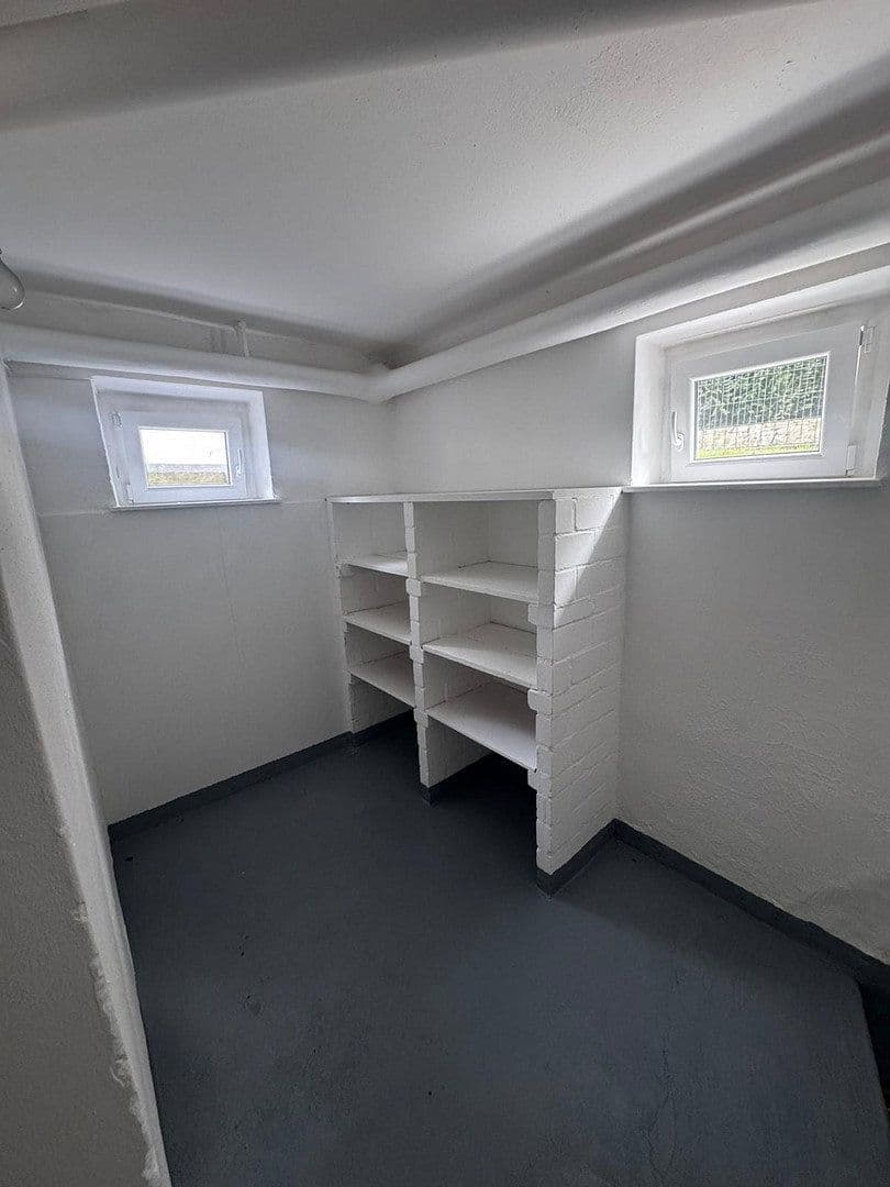 Prodej domu 1.477 m², pozemek 1.835 m², Rinteln, Dolní Sasko Prodej domu 1.477 m², pozemek 1.835 m², Rinteln, Dolní Sasko