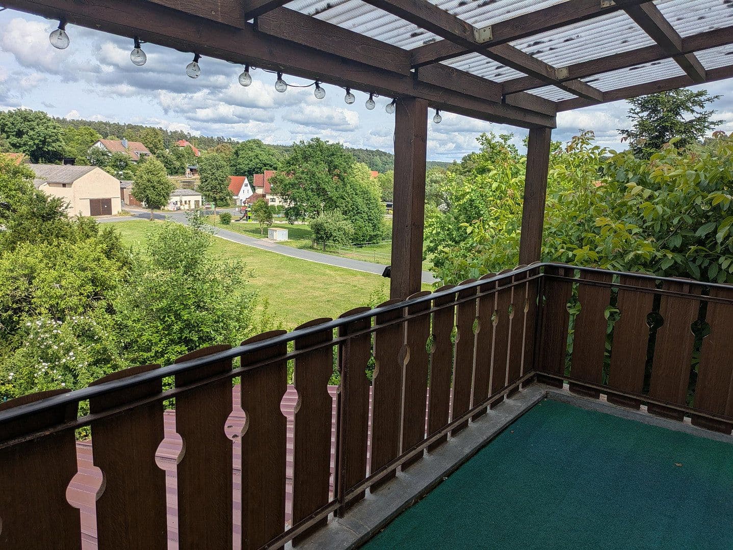 Pronájem bytu 4+1 100 m², Markt Erlbach, Bavorsko Pronájem bytu 4+1 100 m², Markt Erlbach, Bavorsko