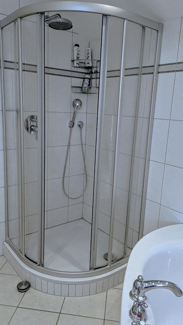 Prodej domu 157 m², pozemek 250 m², Langenfeld (Rheinland), Severní Porýní-Vestfálsko Prodej domu 157 m², pozemek 250 m², Langenfeld (Rheinland), Severní Porýní-Vestfálsko