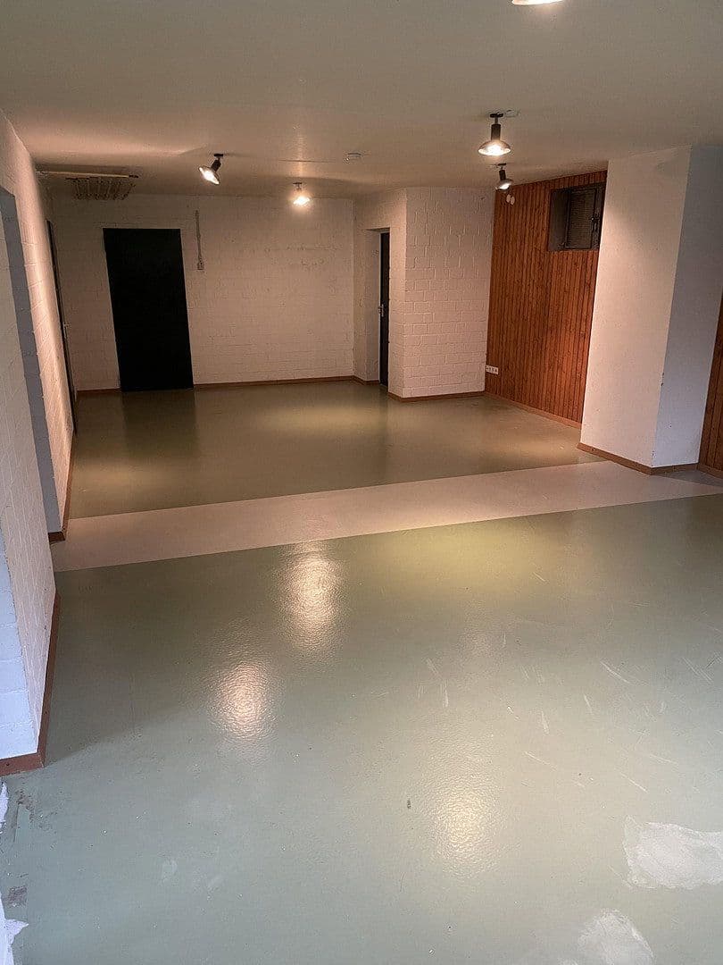 Prodej domu 186 m², pozemek 915 m², Abstatt, Bádensko-Württembersko Prodej domu 186 m², pozemek 915 m², Abstatt, Bádensko-Württembersko