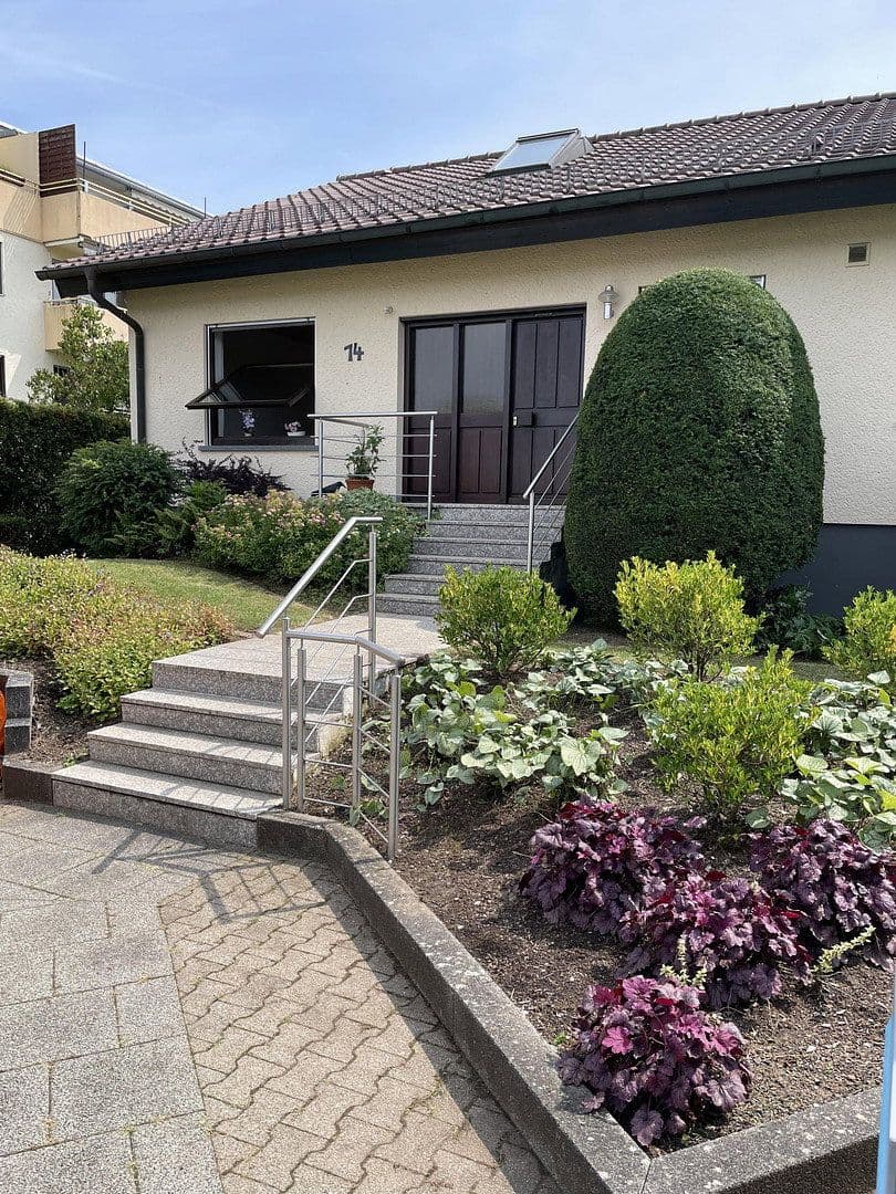 Prodej domu 186 m², pozemek 915 m², Abstatt, Bádensko-Württembersko Prodej domu 186 m², pozemek 915 m², Abstatt, Bádensko-Württembersko