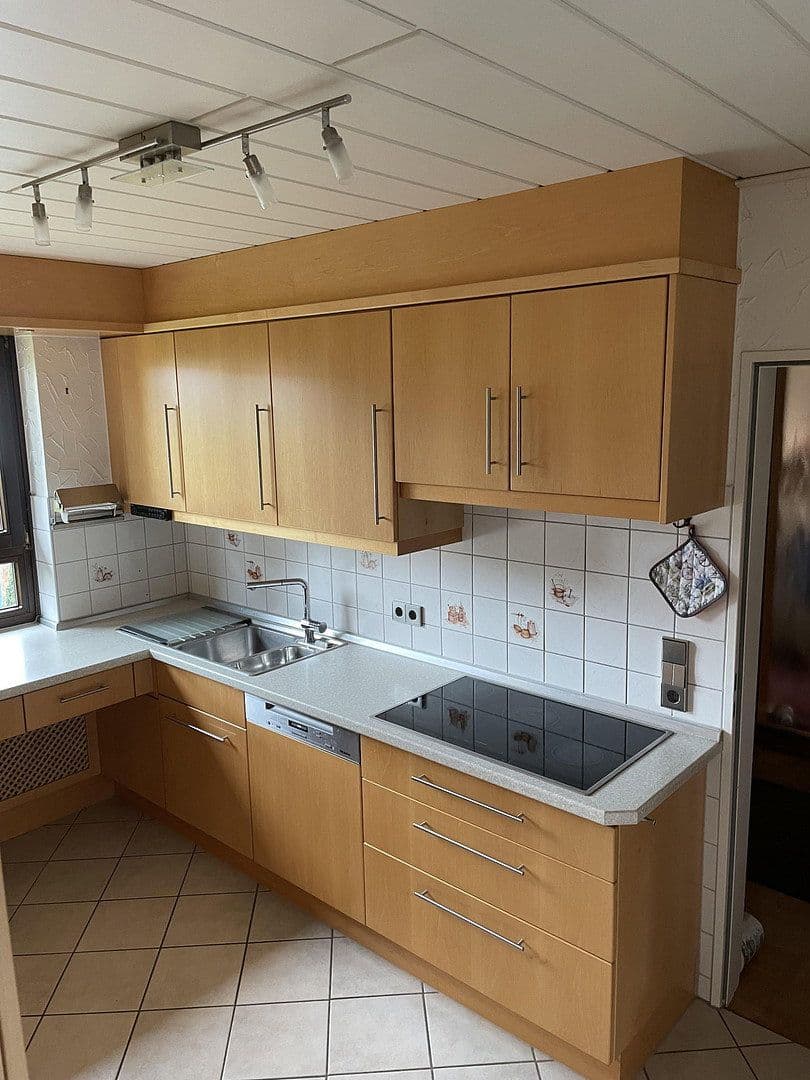 Prodej domu 186 m², pozemek 915 m², Abstatt, Bádensko-Württembersko Prodej domu 186 m², pozemek 915 m², Abstatt, Bádensko-Württembersko