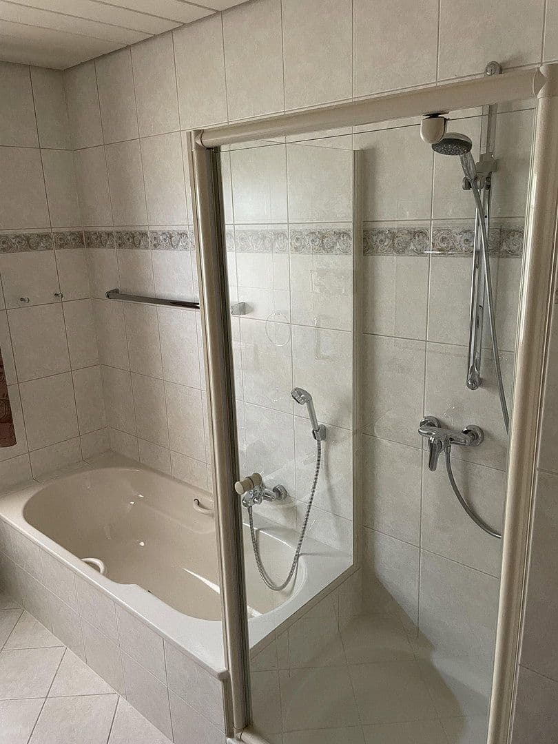 Prodej domu 186 m², pozemek 915 m², Abstatt, Bádensko-Württembersko Prodej domu 186 m², pozemek 915 m², Abstatt, Bádensko-Württembersko