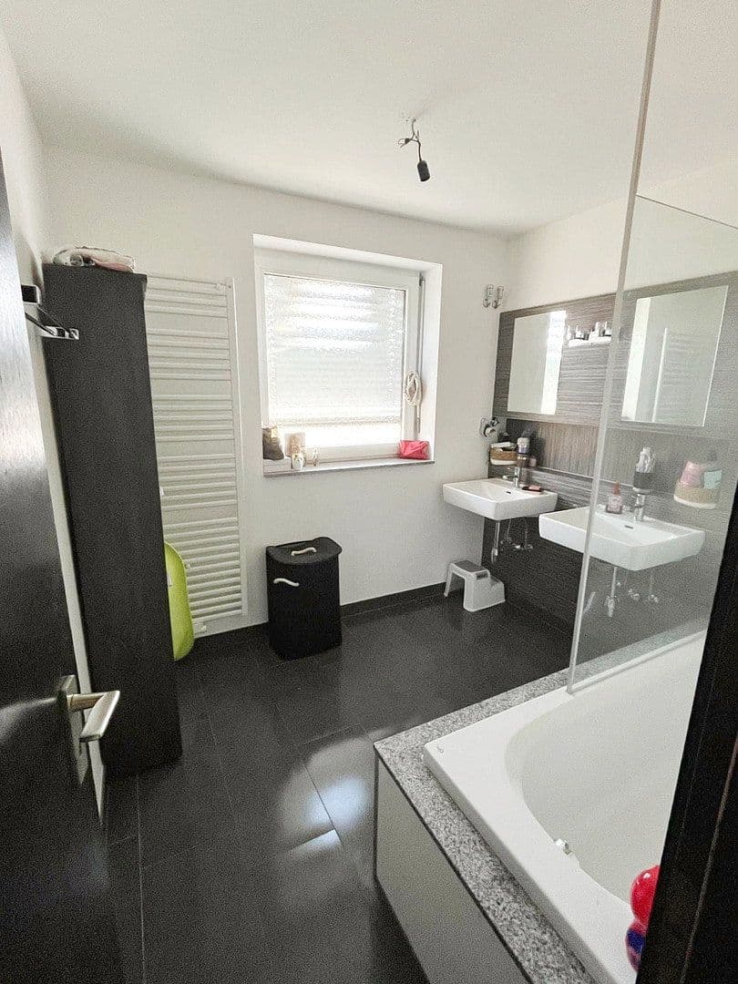 Pronájem bytu 3+1 120 m², Zellhäuser Str. 17, Mainhausen, Hessen Pronájem bytu 3+1 120 m², Zellhäuser Str. 17, Mainhausen, Hessen