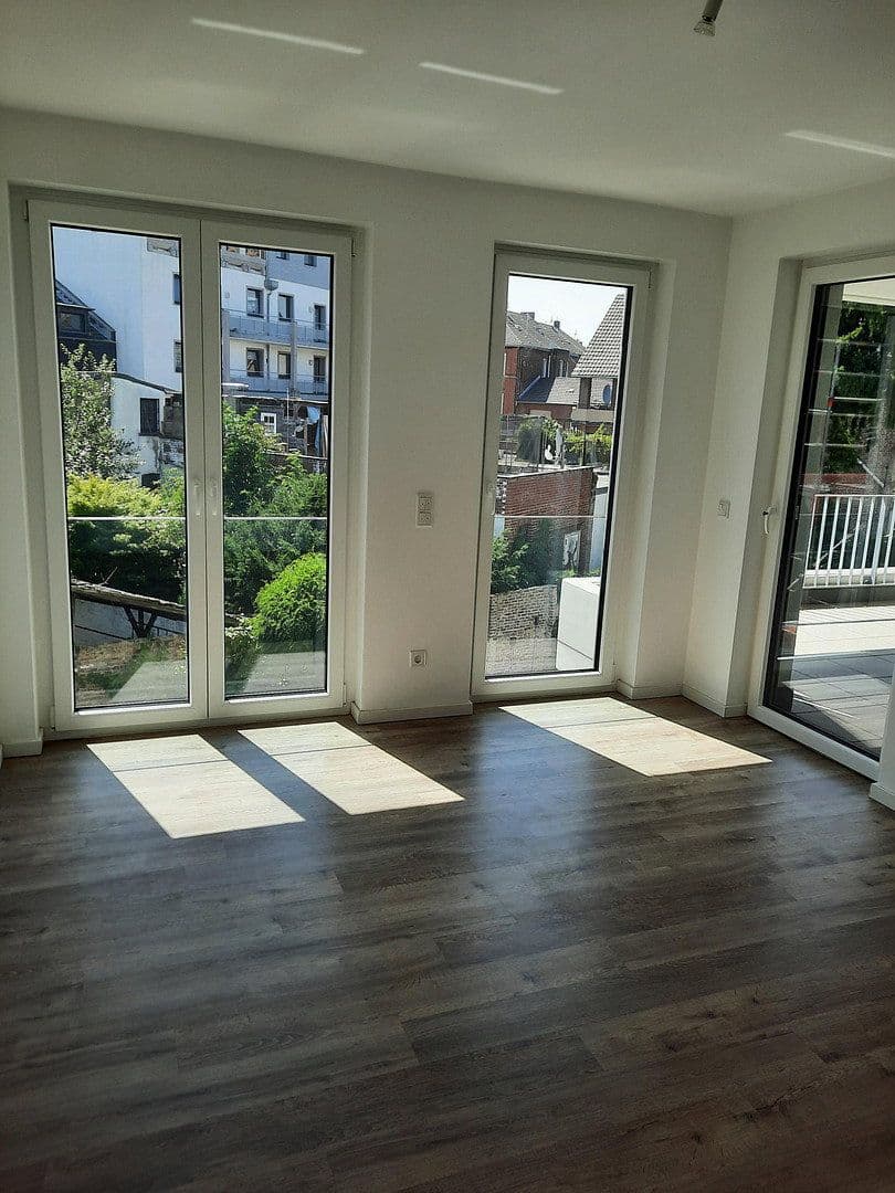 Pronájem bytu 3+1 79 m², Bahnstraße 78, Grevenbroich, Severní Porýní-Vestfálsko Pronájem bytu 3+1 79 m², Bahnstraße 78, Grevenbroich, Severní Porýní-Vestfálsko