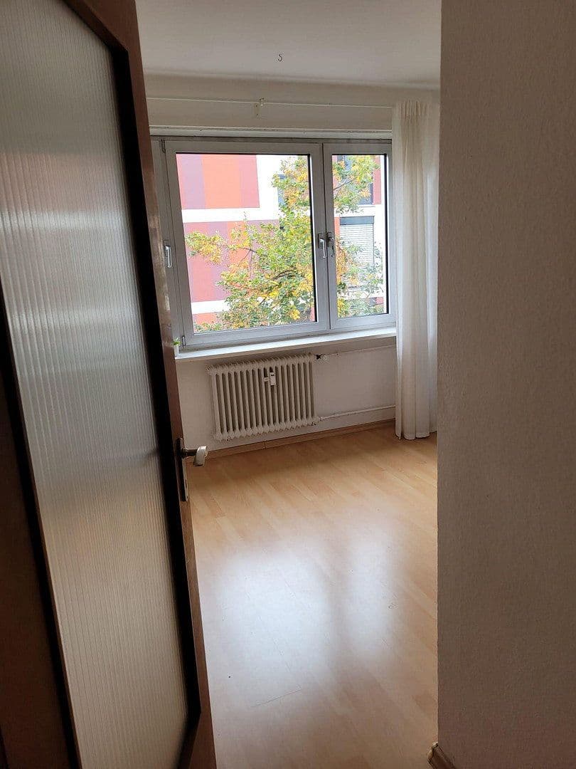 Pronájem bytu 1+1 40 m², Gellertstraße 46, Karlsruhe, Bádensko-Württembersko Pronájem bytu 1+1 40 m², Gellertstraße 46, Karlsruhe, Bádensko-Württembersko