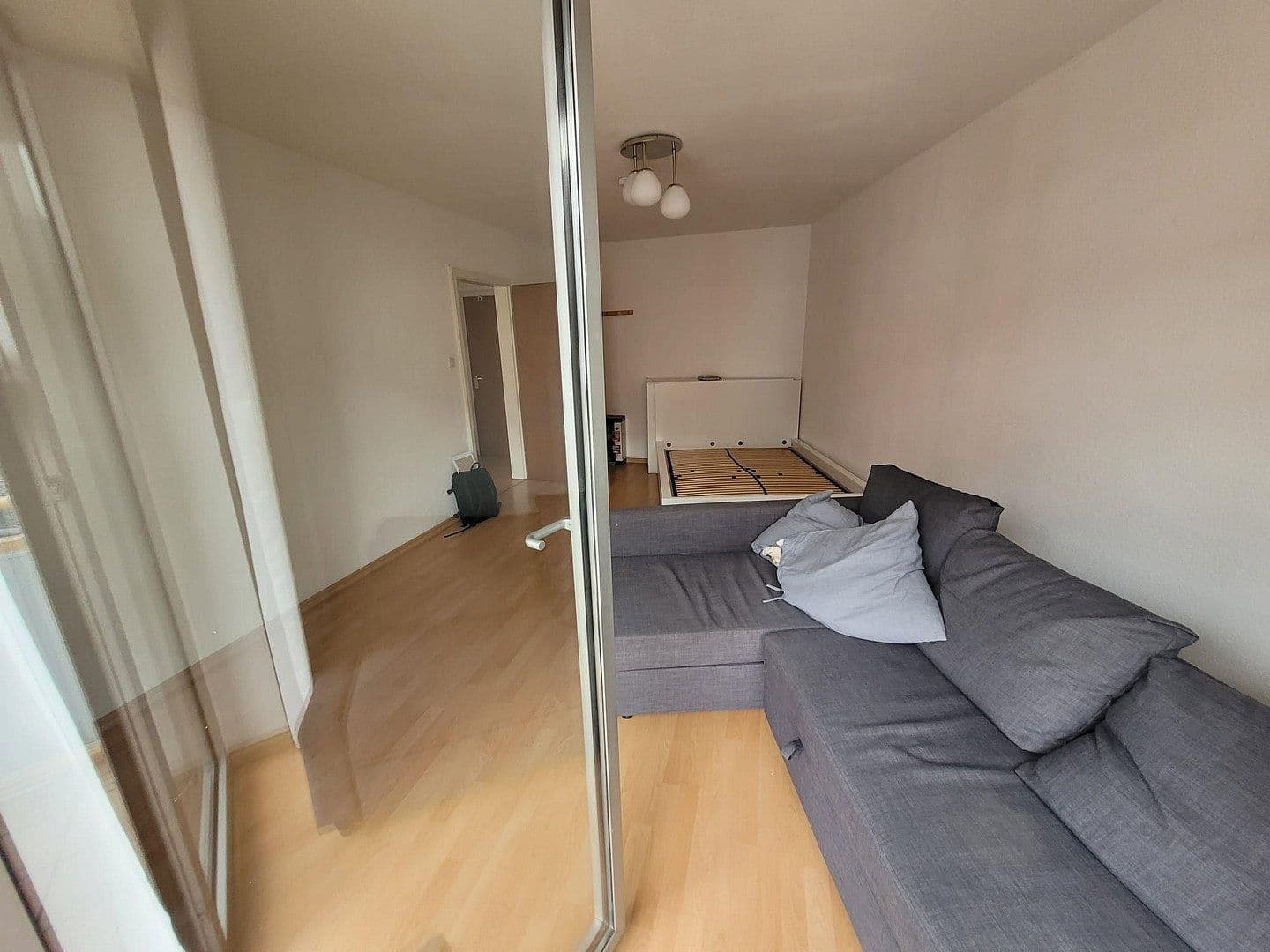 Pronájem bytu 1+1 40 m², Gellertstraße 46, Karlsruhe, Bádensko-Württembersko Pronájem bytu 1+1 40 m², Gellertstraße 46, Karlsruhe, Bádensko-Württembersko