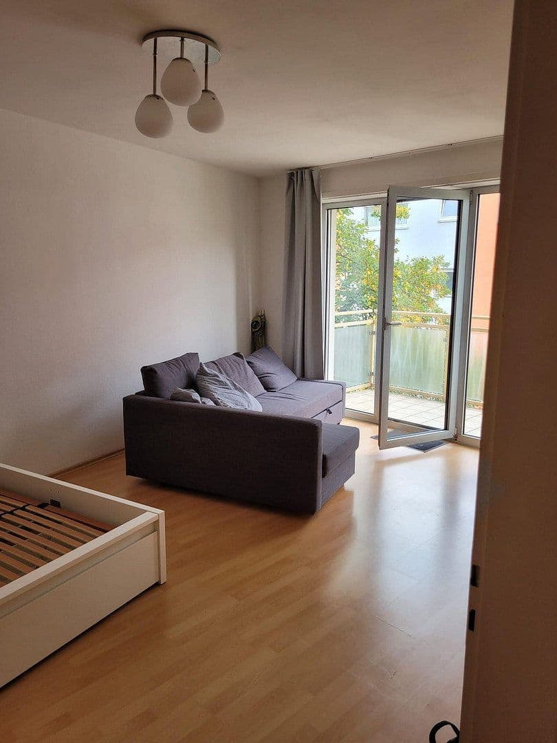 Pronájem bytu 1+1 40 m², Gellertstraße 46, Karlsruhe, Bádensko-Württembersko Pronájem bytu 1+1 40 m², Gellertstraße 46, Karlsruhe, Bádensko-Württembersko