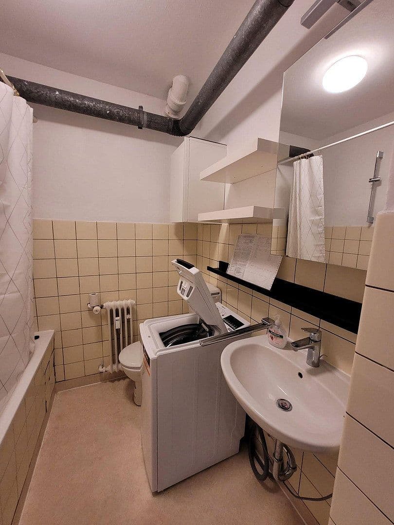 Pronájem bytu 1+1 40 m², Gellertstraße 46, Karlsruhe, Bádensko-Württembersko Pronájem bytu 1+1 40 m², Gellertstraße 46, Karlsruhe, Bádensko-Württembersko