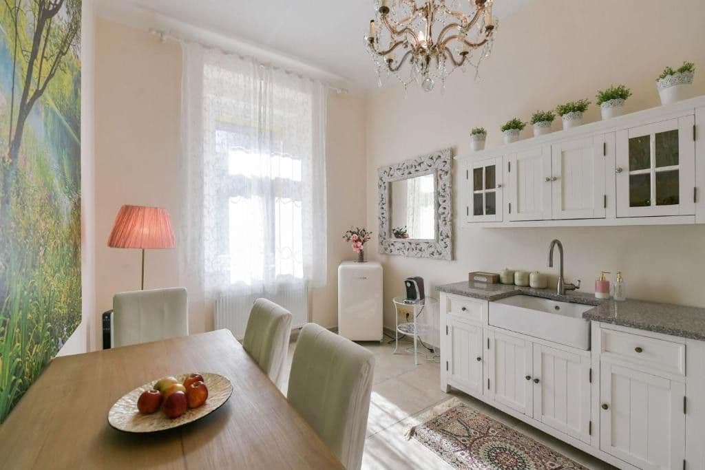 Pronájem bytu 2+1 77 m², Nitranská, Praha, Praha Pronájem bytu 2+1 77 m², Nitranská, Praha, Praha