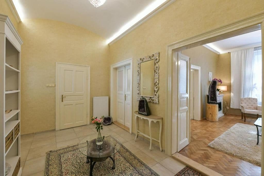 Pronájem bytu 2+1 77 m², Nitranská, Praha, Praha Pronájem bytu 2+1 77 m², Nitranská, Praha, Praha