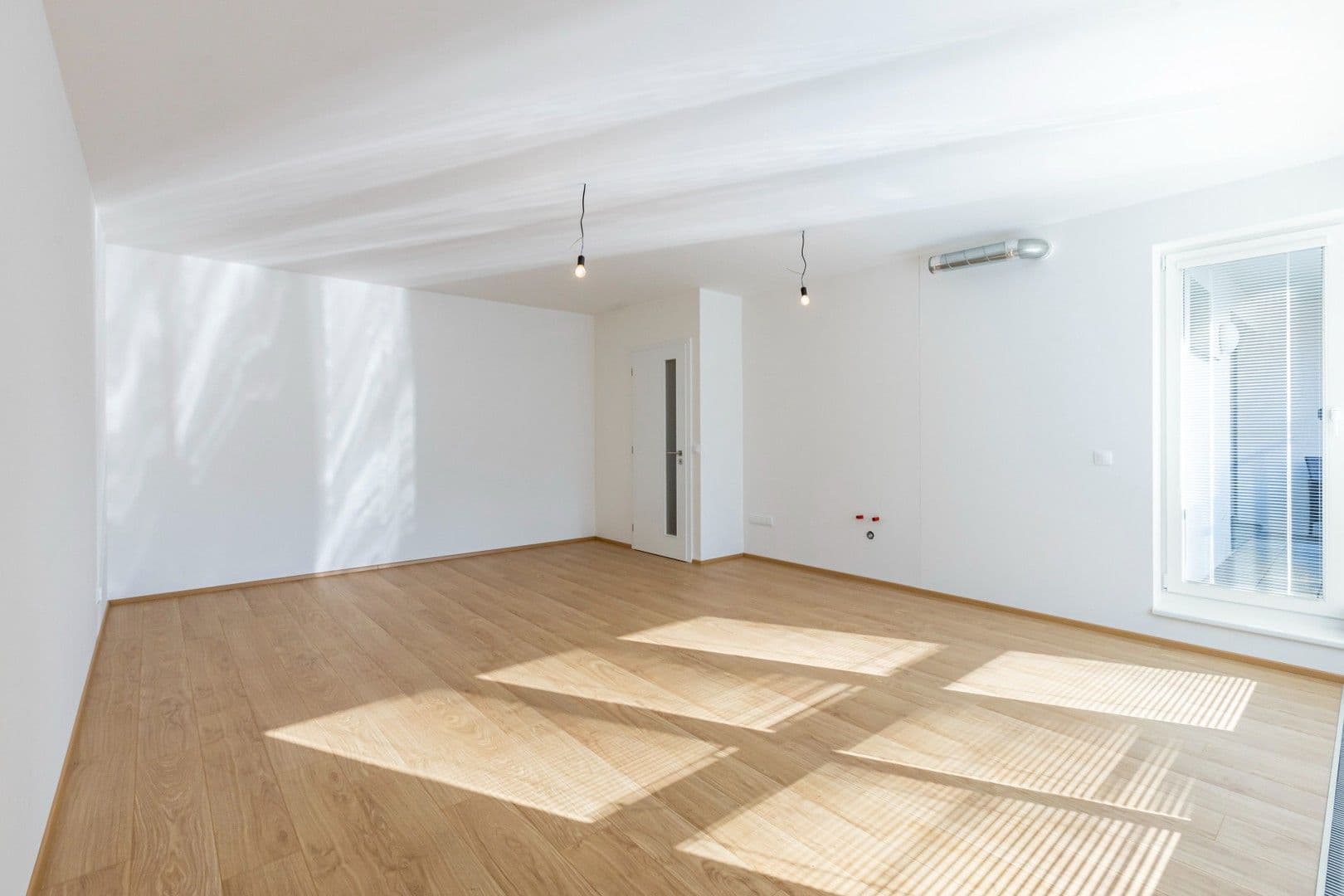 Pronájem bytu 2+kk 53 m², Mezilehlá, Praha, Praha Pronájem bytu 2+kk 53 m², Mezilehlá, Praha, Praha