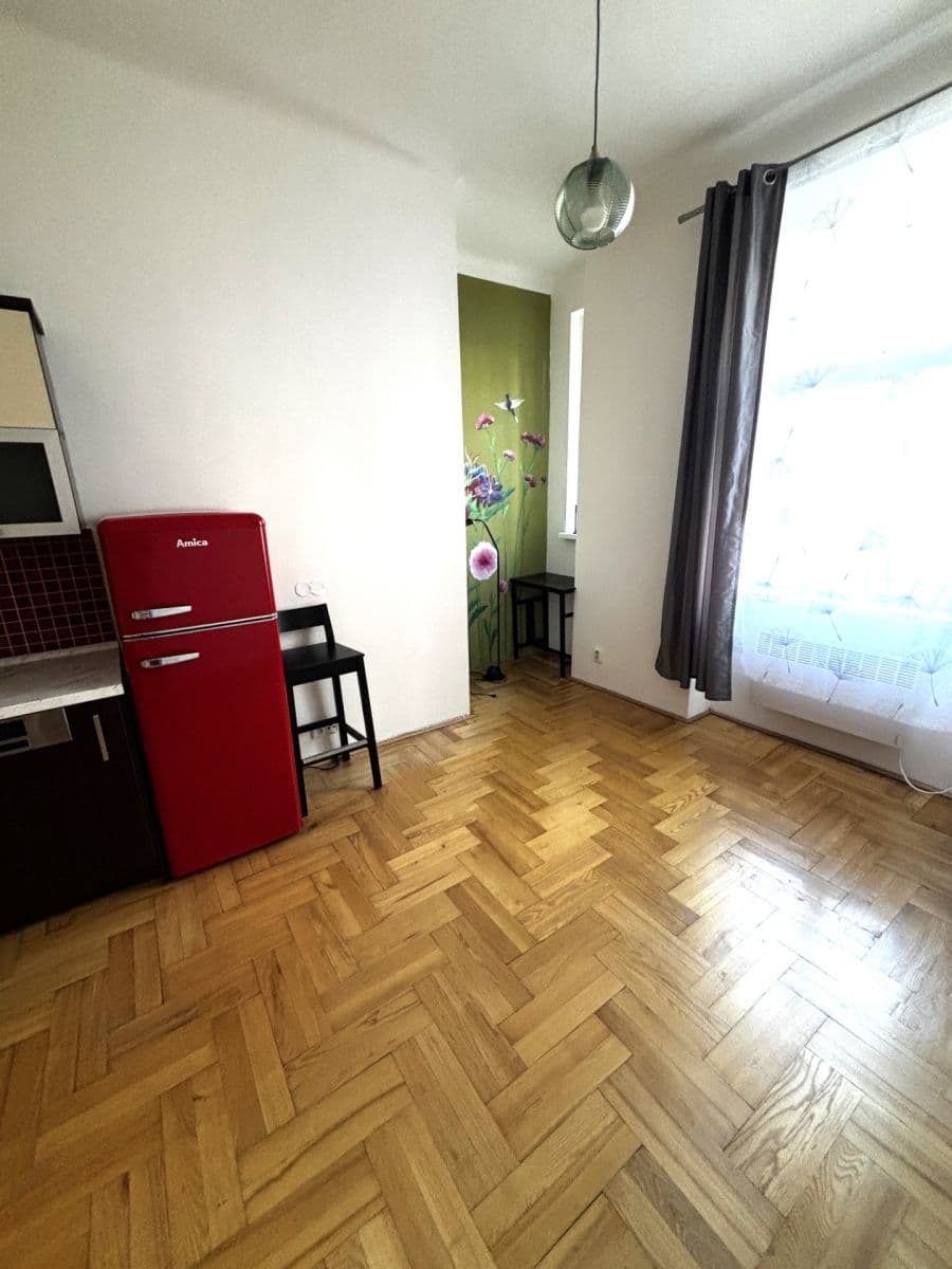 Pronájem bytu 2+kk 43 m², Tolstého, Praha, Praha Pronájem bytu 2+kk 43 m², Tolstého, Praha, Praha
