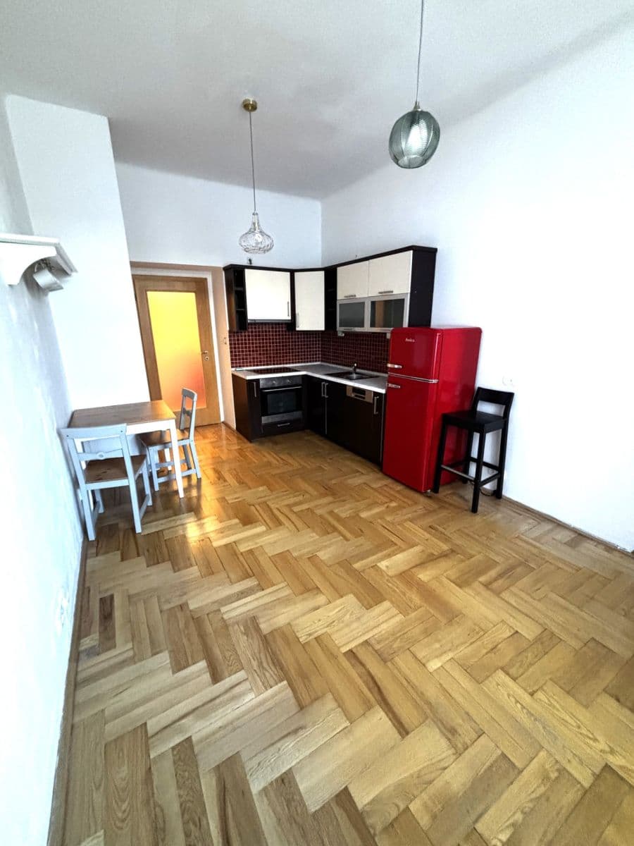 Pronájem bytu 2+kk 43 m², Tolstého, Praha, Praha Pronájem bytu 2+kk 43 m², Tolstého, Praha, Praha