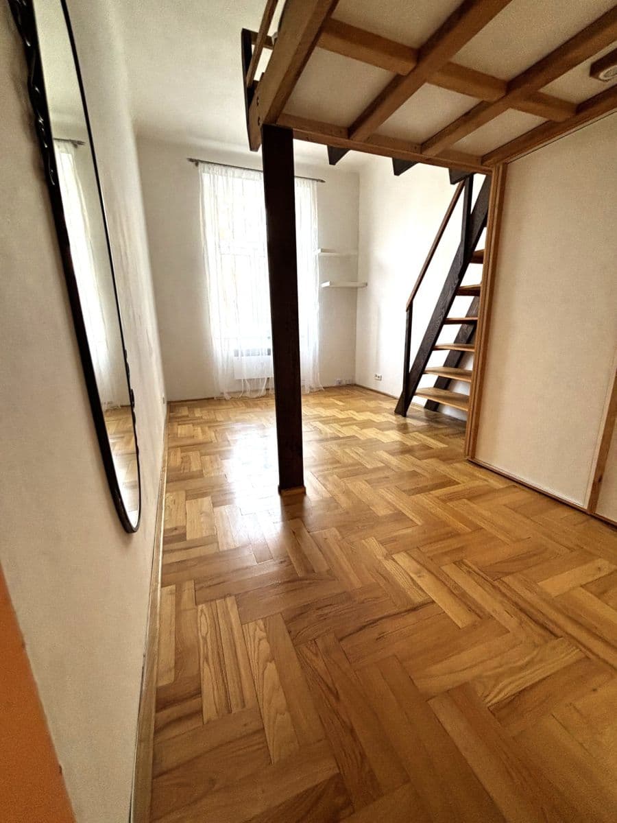 Pronájem bytu 2+kk 43 m², Tolstého, Praha, Praha Pronájem bytu 2+kk 43 m², Tolstého, Praha, Praha