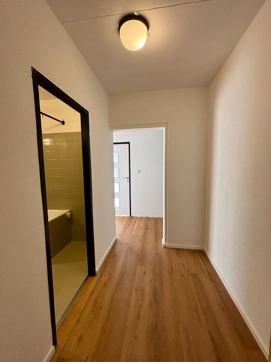 Pronájem bytu 2+kk 42 m², Ciolkovského, Praha, Praha Pronájem bytu 2+kk 42 m², Ciolkovského, Praha, Praha