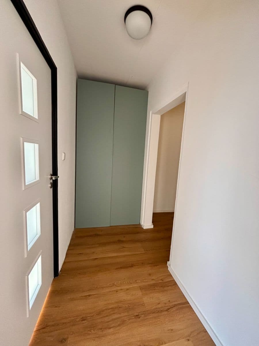 Pronájem bytu 2+kk 42 m², Ciolkovského, Praha, Praha Pronájem bytu 2+kk 42 m², Ciolkovského, Praha, Praha