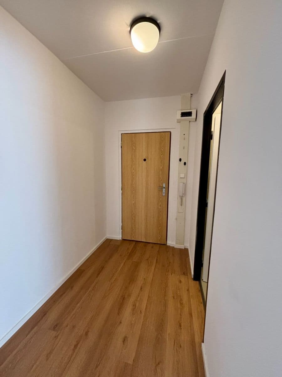 Pronájem bytu 2+kk 42 m², Ciolkovského, Praha, Praha Pronájem bytu 2+kk 42 m², Ciolkovského, Praha, Praha