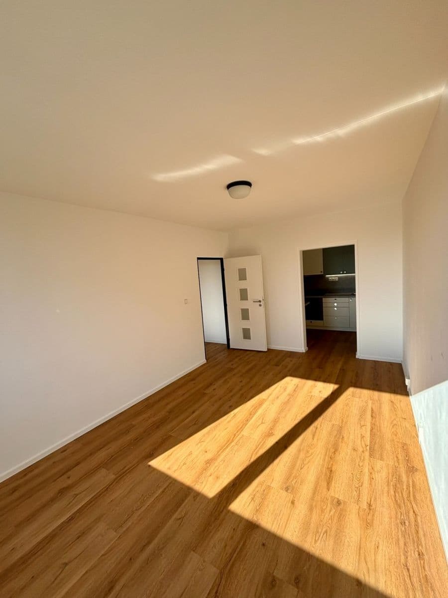 Pronájem bytu 2+kk 42 m², Ciolkovského, Praha, Praha Pronájem bytu 2+kk 42 m², Ciolkovského, Praha, Praha