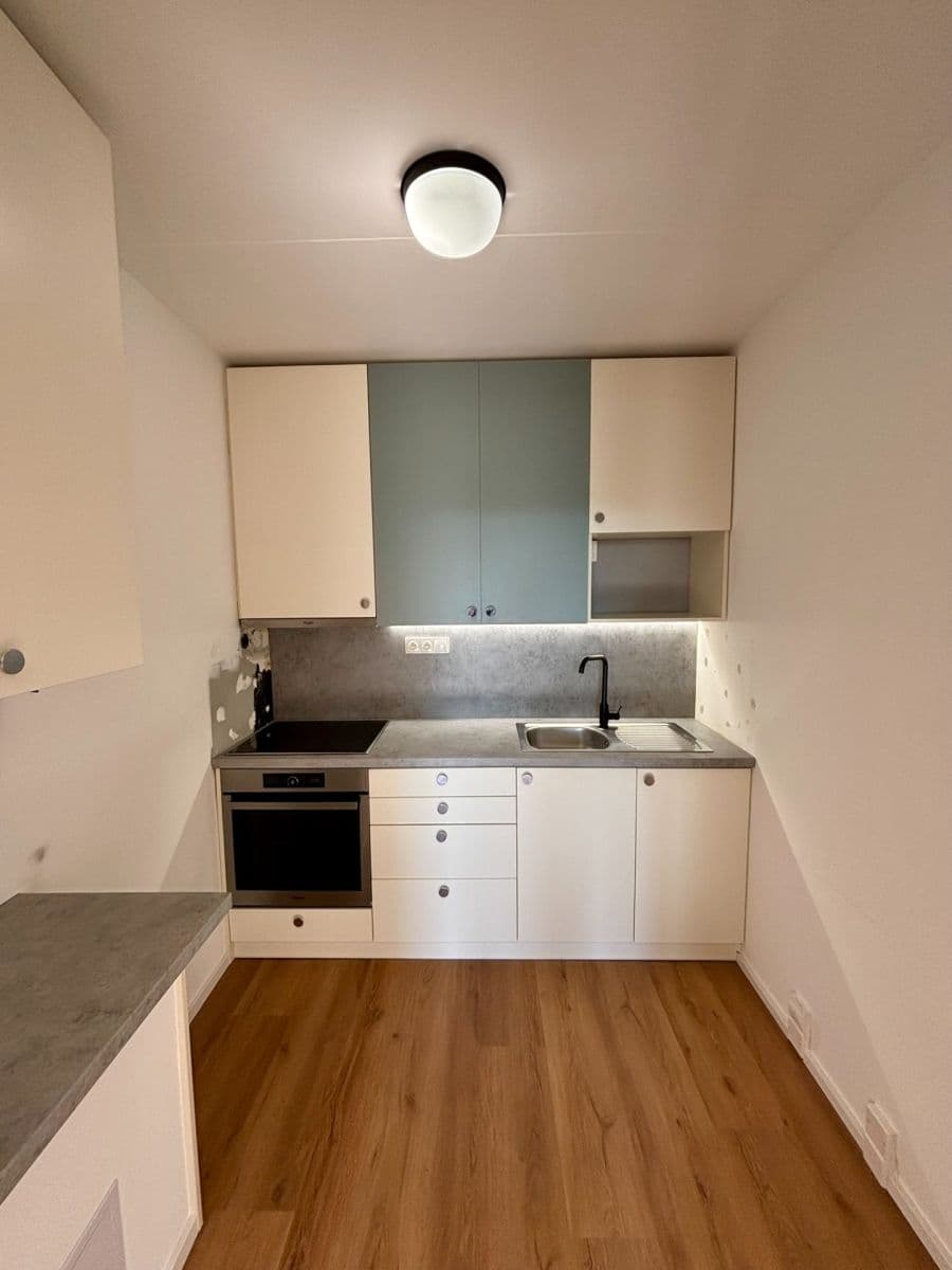 Pronájem bytu 2+kk 42 m², Ciolkovského, Praha, Praha Pronájem bytu 2+kk 42 m², Ciolkovského, Praha, Praha