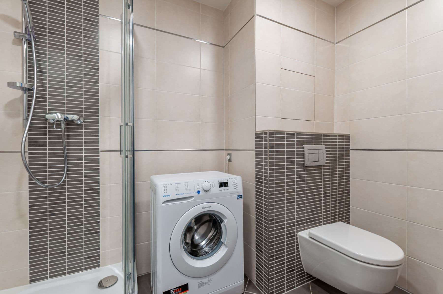 Pronájem bytu 1+kk 28 m², Bassova, Praha, Praha Pronájem bytu 1+kk 28 m², Bassova, Praha, Praha