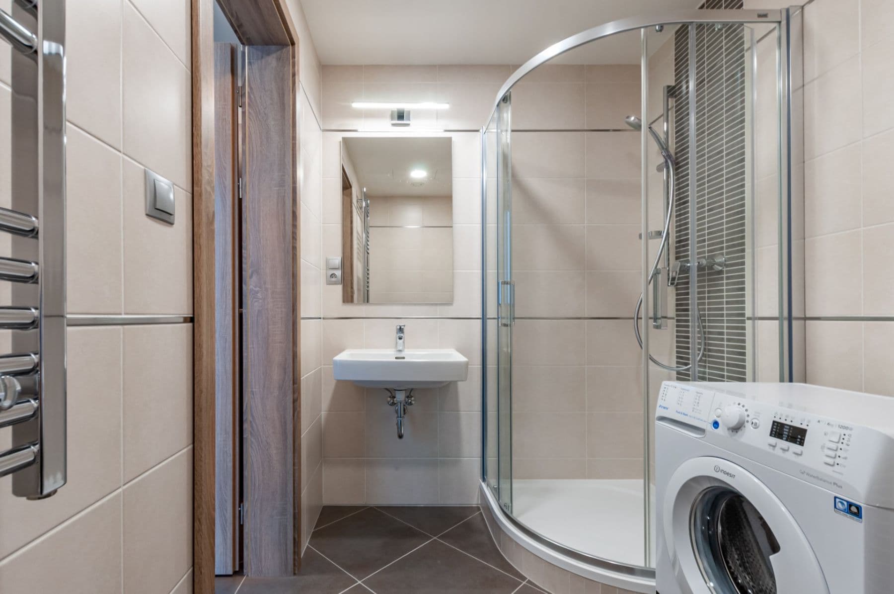 Pronájem bytu 1+kk 28 m², Bassova, Praha, Praha Pronájem bytu 1+kk 28 m², Bassova, Praha, Praha