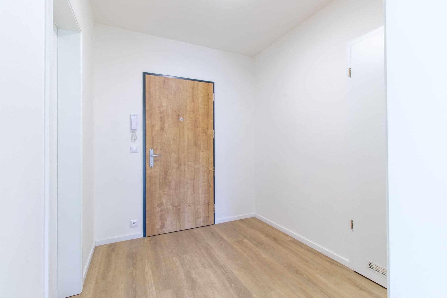 Pronájem bytu 2+kk 50 m², Divíškové, Praha, Praha Pronájem bytu 2+kk 50 m², Divíškové, Praha, Praha