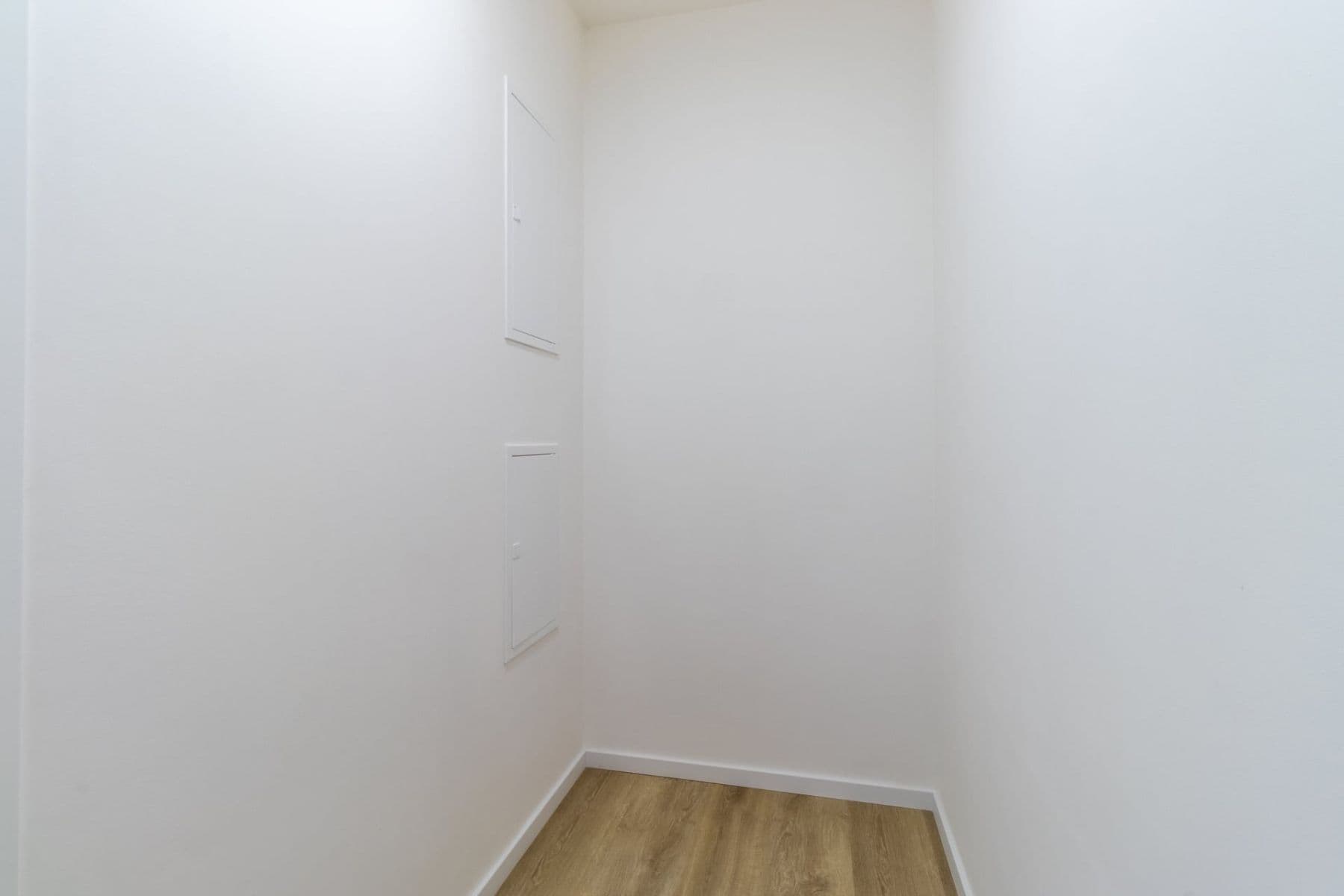 Pronájem bytu 2+kk 50 m², Divíškové, Praha, Praha Pronájem bytu 2+kk 50 m², Divíškové, Praha, Praha