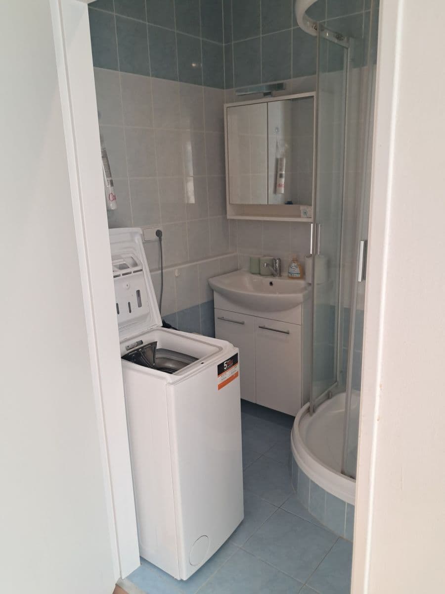 Pronájem bytu 2+1 57 m², Měchenická, Praha, Praha Pronájem bytu 2+1 57 m², Měchenická, Praha, Praha