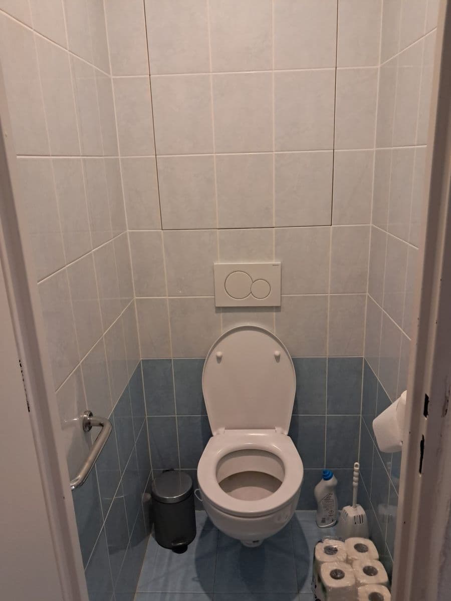 Pronájem bytu 2+1 57 m², Měchenická, Praha, Praha Pronájem bytu 2+1 57 m², Měchenická, Praha, Praha