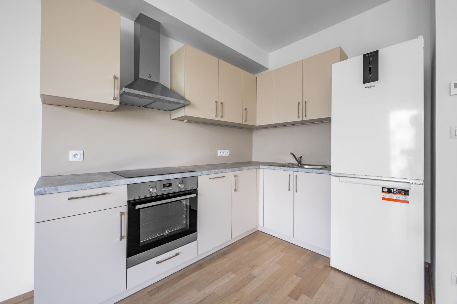 Pronájem bytu 1+kk 36 m², Vojenova, Praha, Praha Pronájem bytu 1+kk 36 m², Vojenova, Praha, Praha