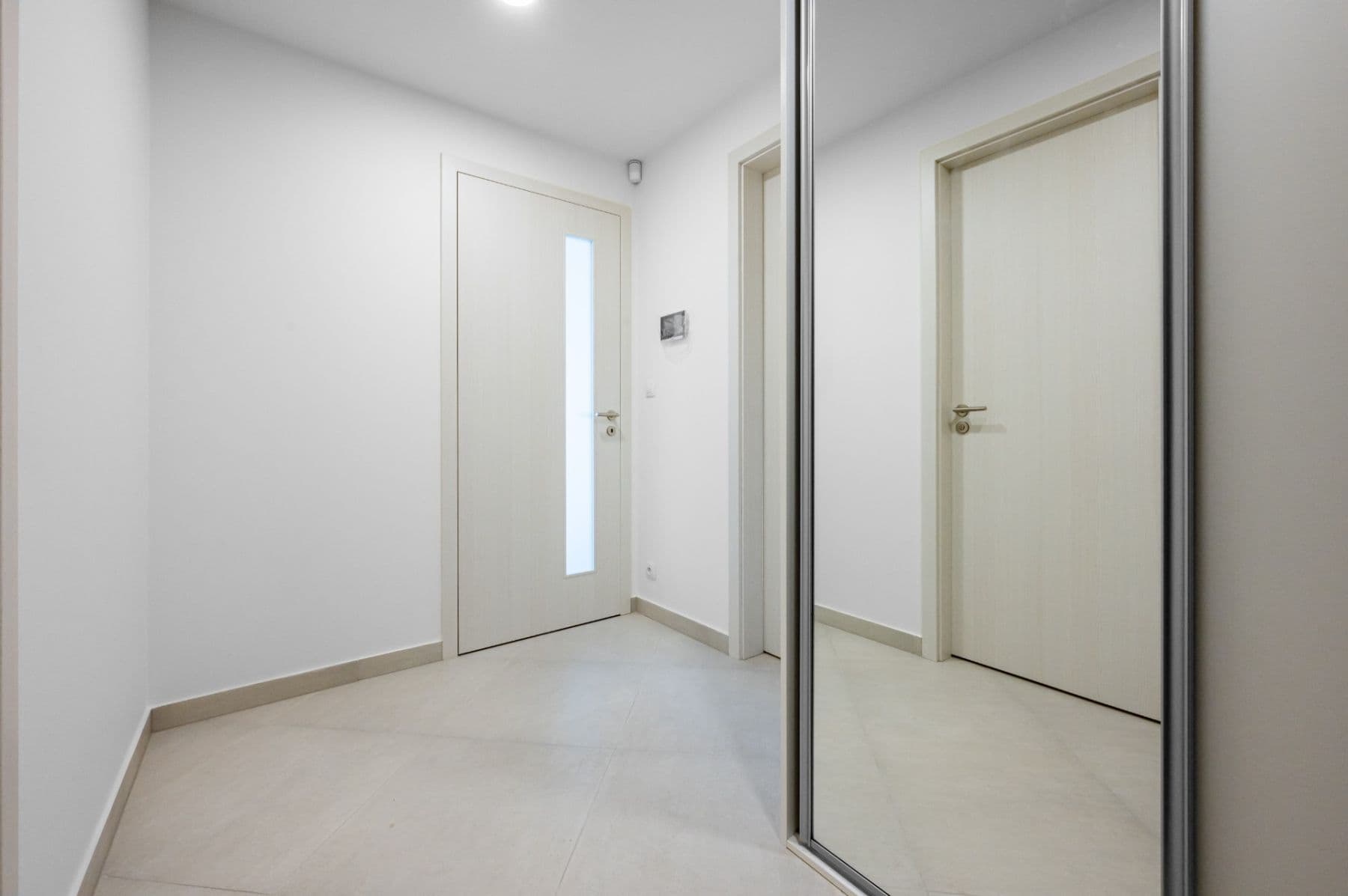 Pronájem bytu 1+kk 36 m², Vojenova, Praha, Praha Pronájem bytu 1+kk 36 m², Vojenova, Praha, Praha