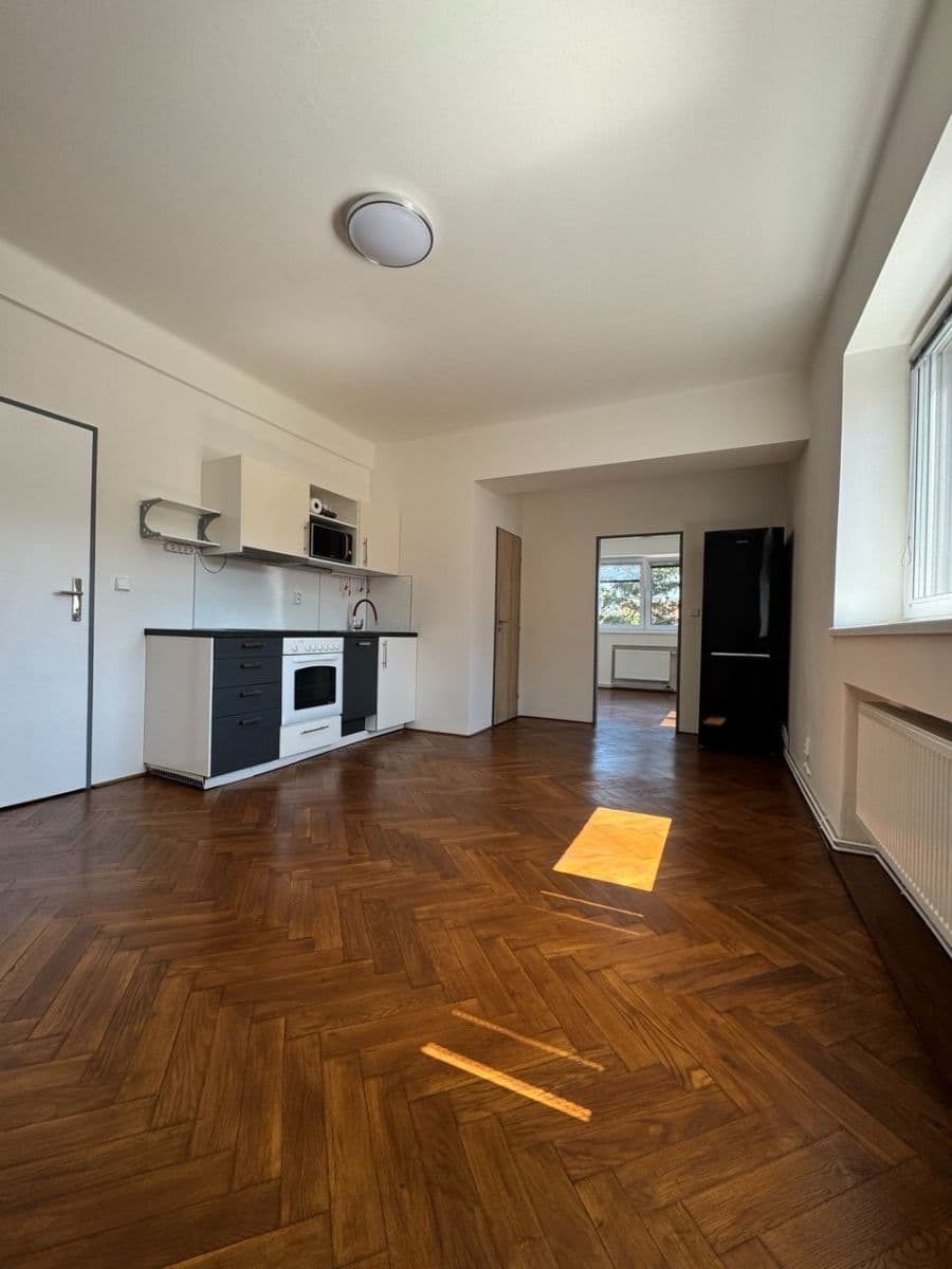 Pronájem bytu 2+kk 35 m², Pivoňková, Praha, Praha Pronájem bytu 2+kk 35 m², Pivoňková, Praha, Praha