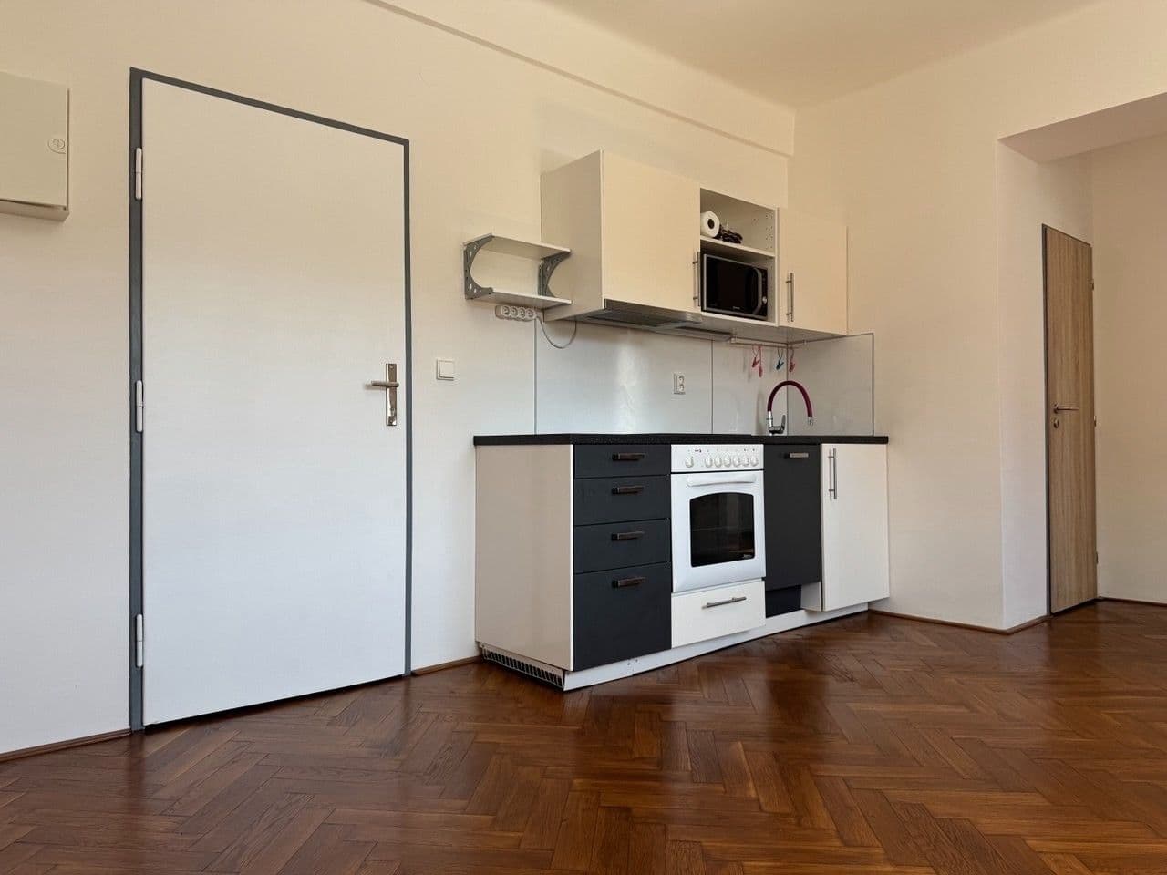 Pronájem bytu 2+kk 35 m², Pivoňková, Praha, Praha Pronájem bytu 2+kk 35 m², Pivoňková, Praha, Praha
