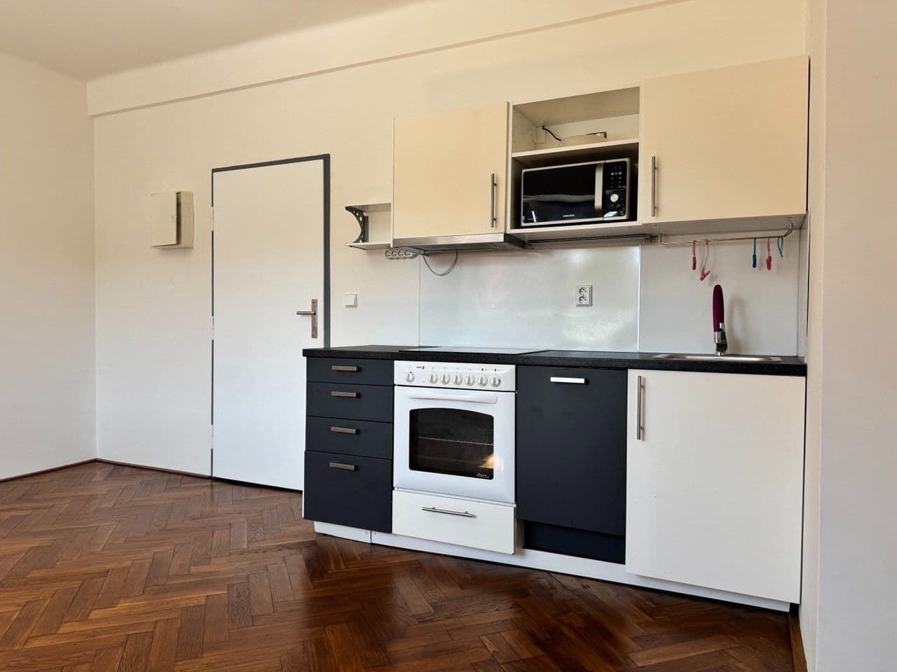 Pronájem bytu 2+kk 35 m², Pivoňková, Praha, Praha Pronájem bytu 2+kk 35 m², Pivoňková, Praha, Praha