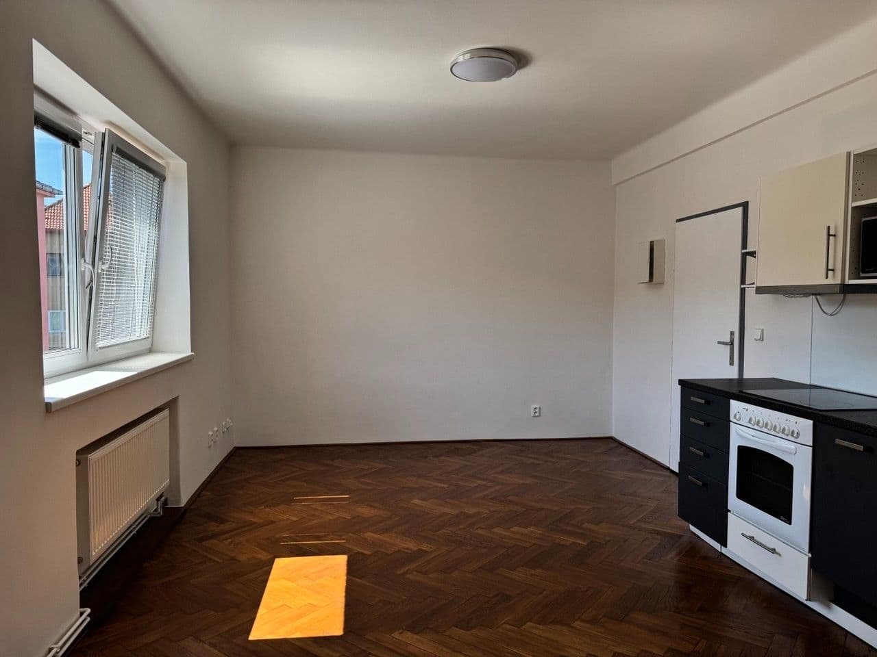 Pronájem bytu 2+kk 35 m², Pivoňková, Praha, Praha Pronájem bytu 2+kk 35 m², Pivoňková, Praha, Praha