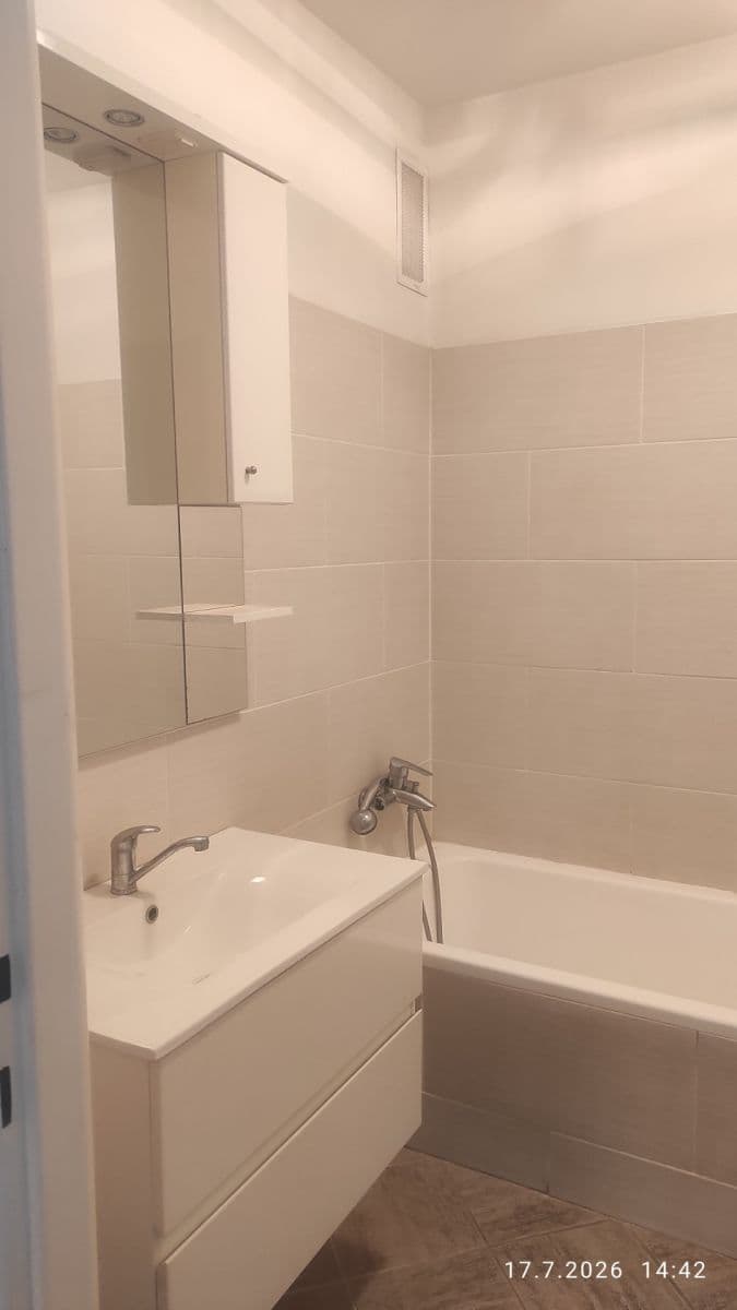 Pronájem bytu 3+1 100 m², Nivy II, Zlín, Zlínský kraj Pronájem bytu 3+1 100 m², Nivy II, Zlín, Zlínský kraj
